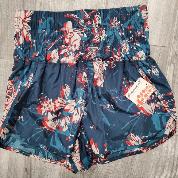 NWT FP movement the way home short - Picture 4 of 5